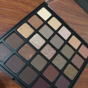 Morphe eyeshadow plate